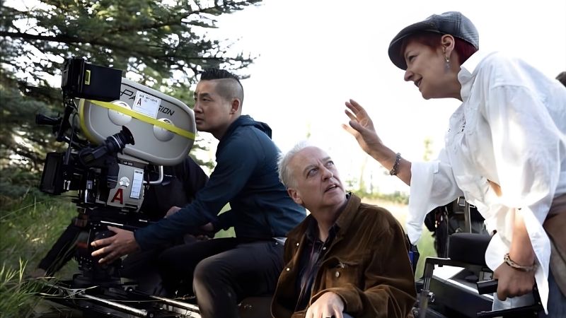 Lynne Ramsay and Seamus McGarvey on the set of Die My Love